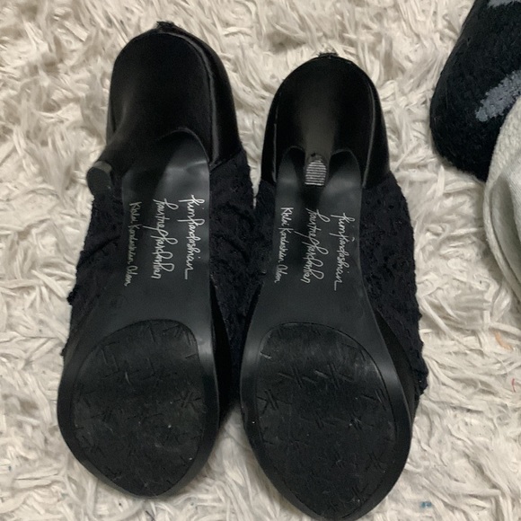 Black stilhetto peep toe heels Kardashian Kollection - Picture 4 of 5